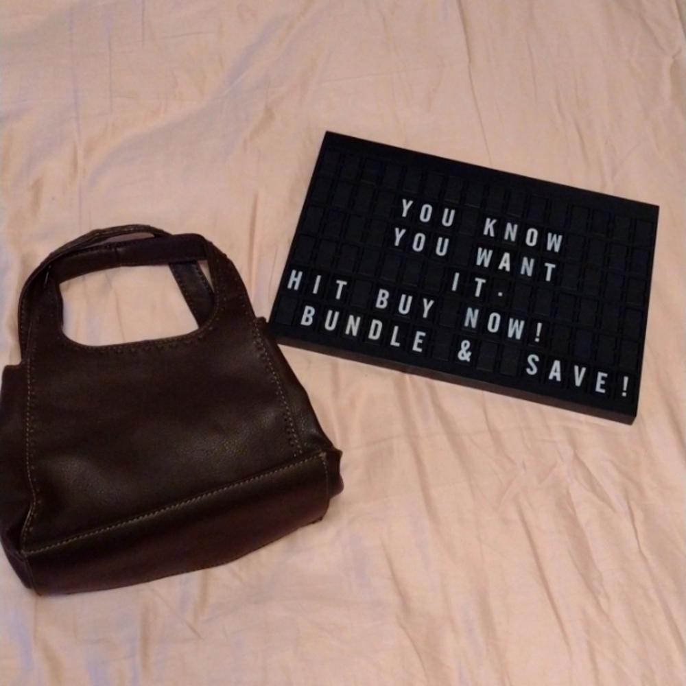 👜 NWOT- Nine & Co. Mini Handbag 👜